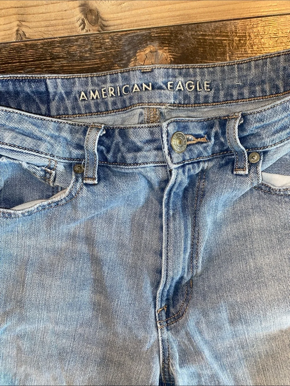 American Eagle Outfitters Light Blue Distressed Mom Jean